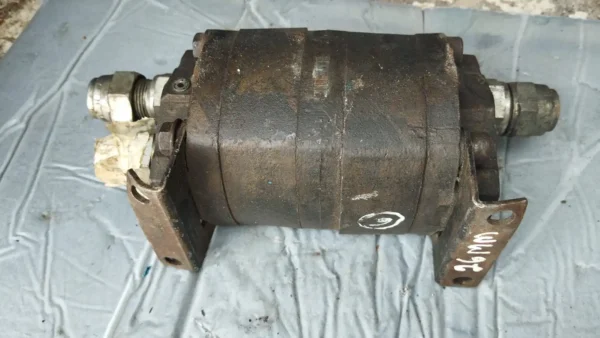 HYDRAULIC PUMP 26MM PIPE:120D7