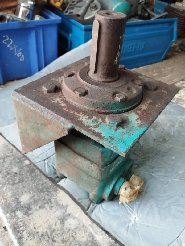 HYDRAULIC MOTOR 40MM SHAFT/A 23701B