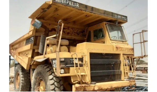 DUMP TRUCK CATERPILLAR 771 C 101