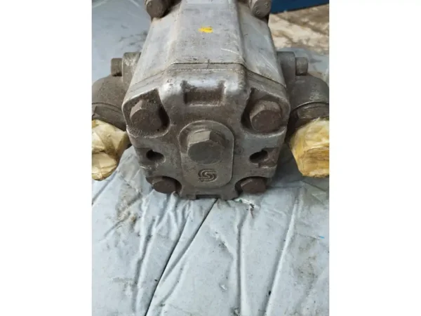 HYDRAULIC MOTOR 22MM SHAFT.webp 2