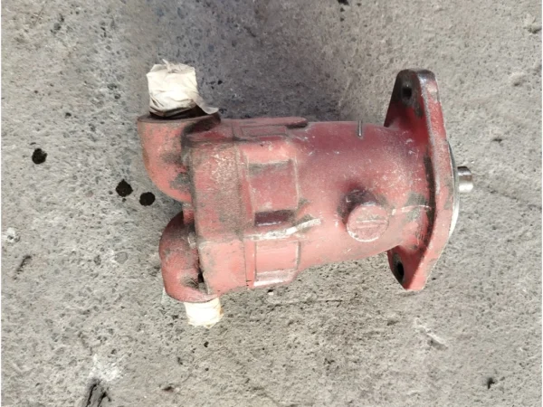 HYDRAULIC MOTOR 40MM SHAFT1 (24)