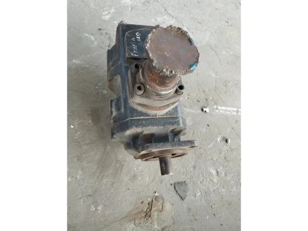 HYDRAULIC MOTOR 40MM SHAFT2 (15)