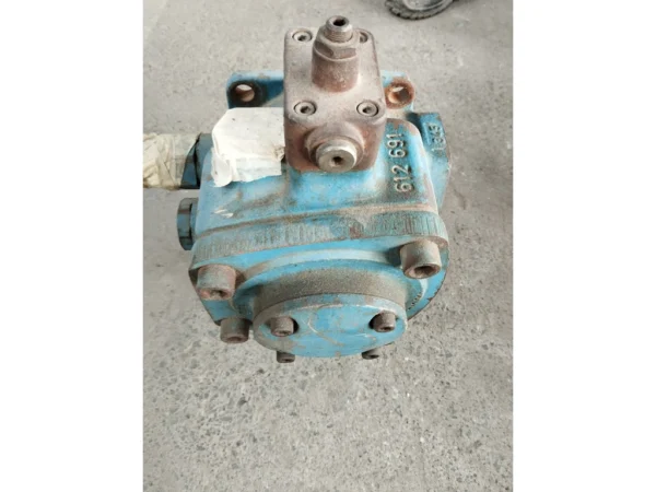 HYDRAULIC MOTOR 40MM SHAFT2 (23)