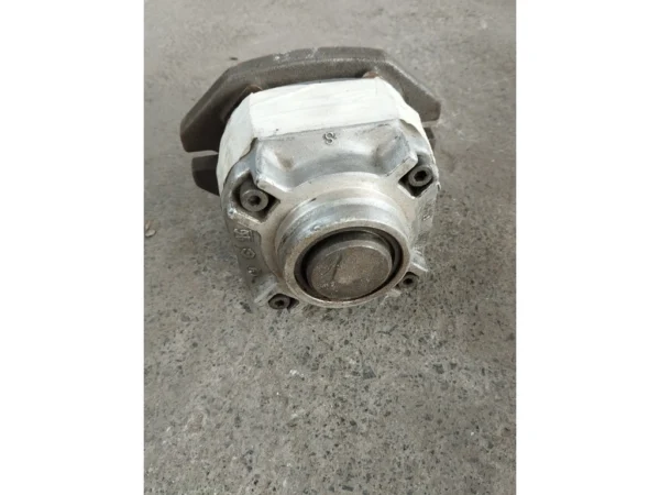 HYDRAULIC MOTOR 40MM SHAFT2 (36)