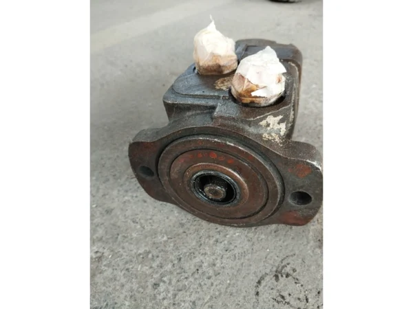 HYDRAULIC MOTOR 40MM SHAFT2 (37)