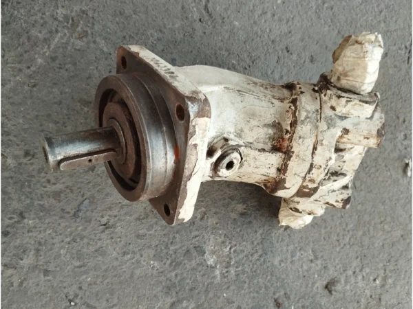 HYDRAULIC MOTOR 40MM SHAFT3 (28)