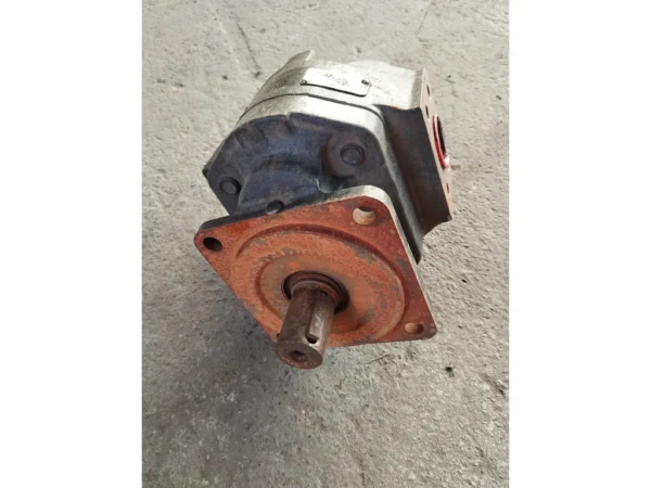 HYDRAULIC MOTOR 40MM SHAFT3 (4)