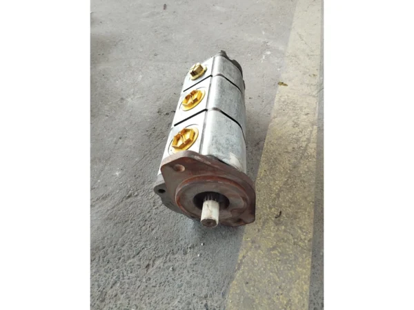 HYDRAULIC MOTOR 40MM SHAFT4 (8)