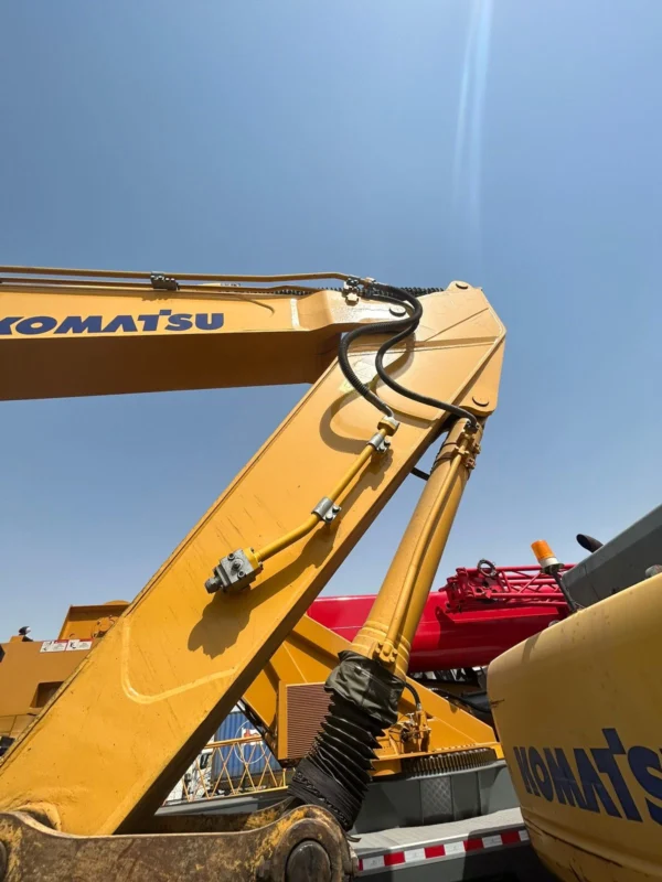 Komatsu PC450 8 Excavator 104