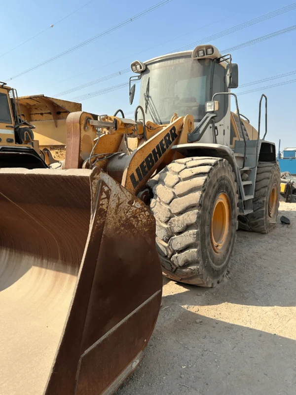 Liebherr 576 Wheel Loader 101