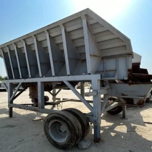 Mobile Grizzly Feeder with Hopper GF 101