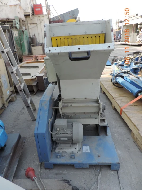 Plastic crusher Tria 101