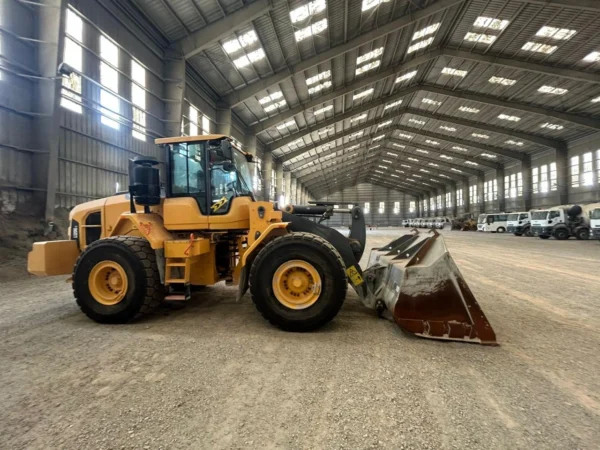 VOLVO L120E WHEEL LOADER 1