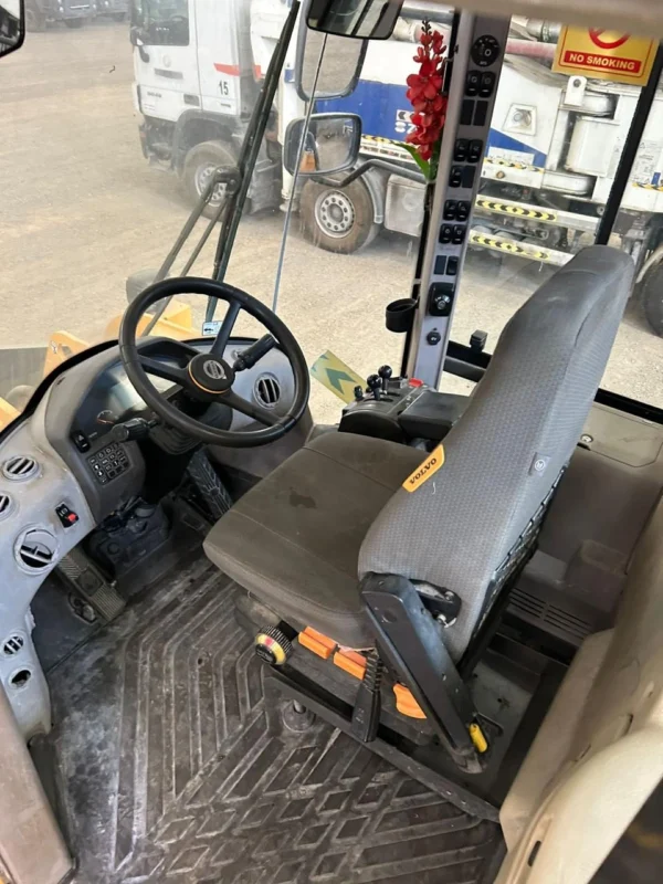 VOLVO L120E WHEEL LOADER 10