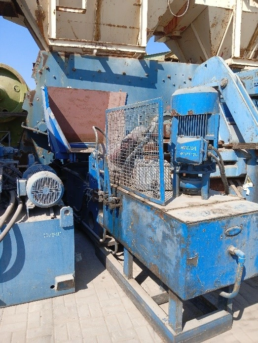 DOUBLE FLAP BALER